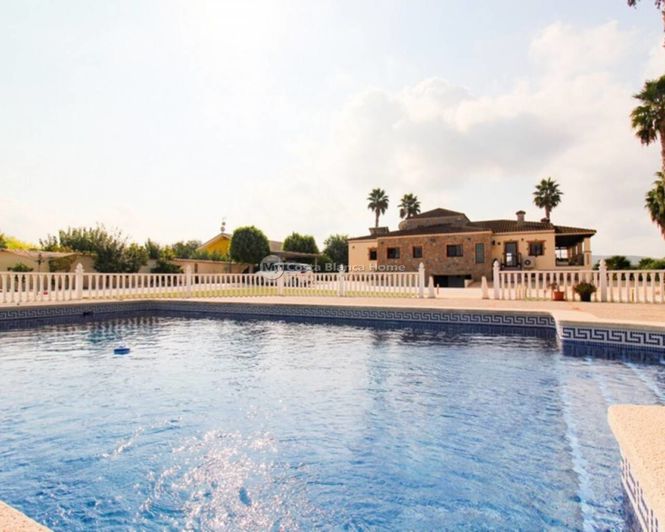 Image No.18-4 Bed Villa for sale