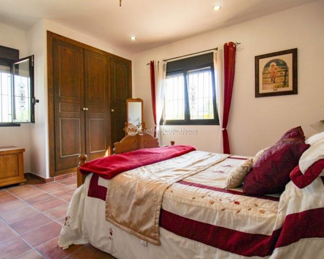 Image No.17-4 Bed Villa for sale