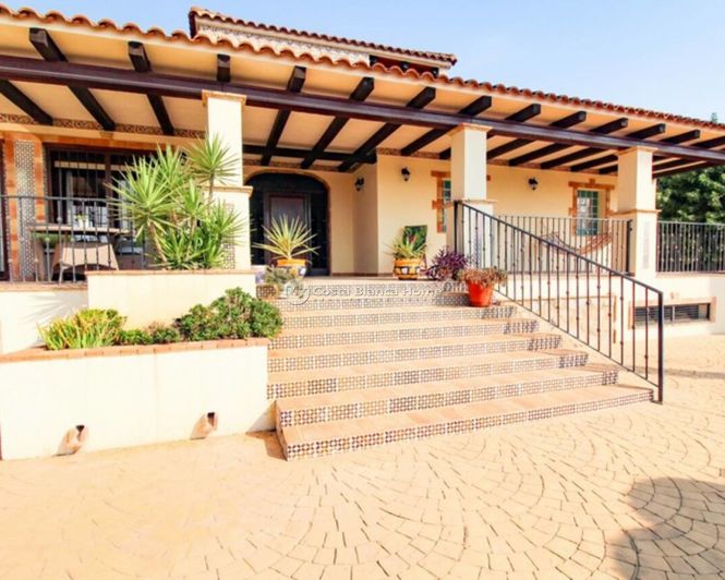 Image No.3-4 Bed Villa for sale