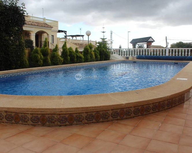 Image No.26-3 Bed Semi-Detached for sale