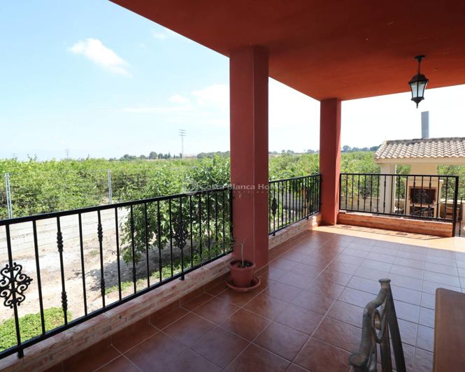 Image No.18-3 Bed Country House for sale