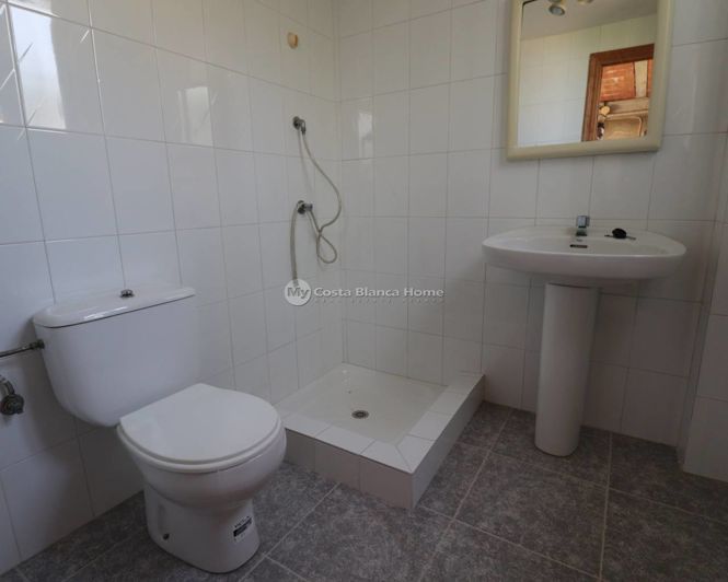 Image No.19-3 Bed Country House for sale