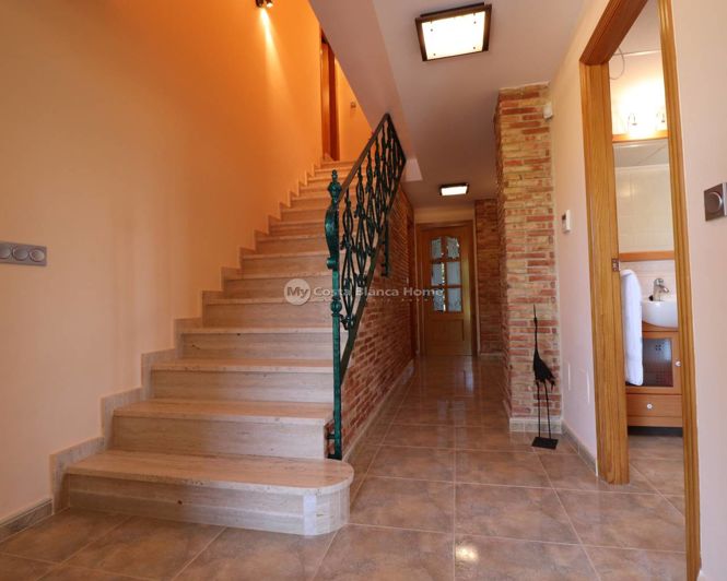 Image No.8-3 Bed Country House for sale