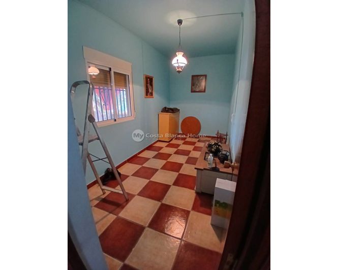 Image No.8-3 Bed Property for sale