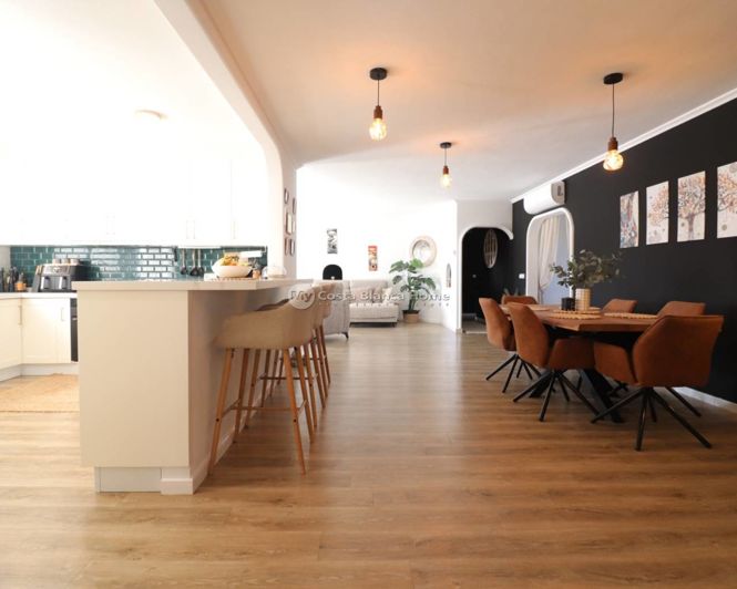 Image No.10-3 Bed Country House for sale