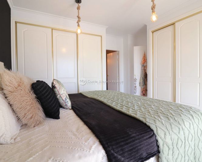 Image No.19-3 Bed Country House for sale