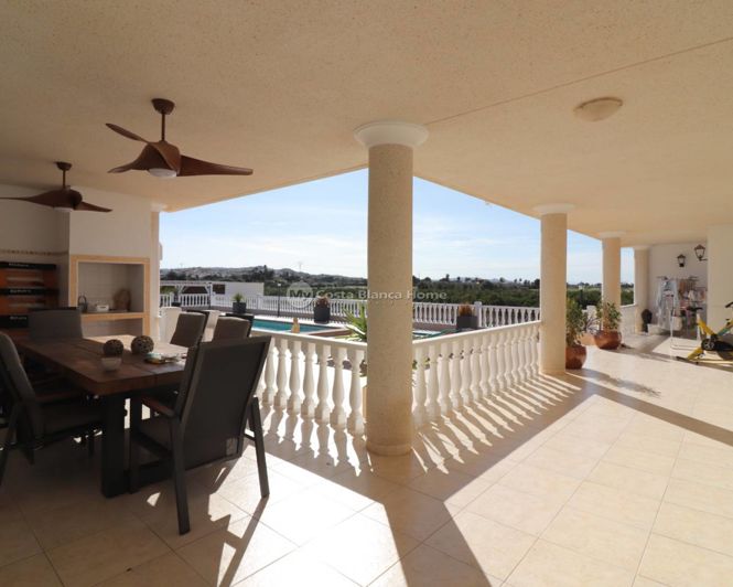 Image No.39-3 Bed Country House for sale