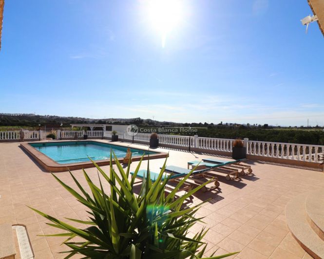 Image No.42-3 Bed Country House for sale