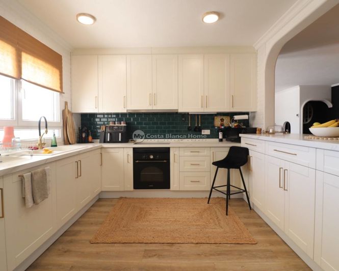 Image No.6-3 Bed Country House for sale