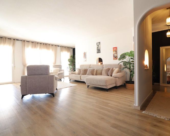 Image No.8-3 Bed Country House for sale