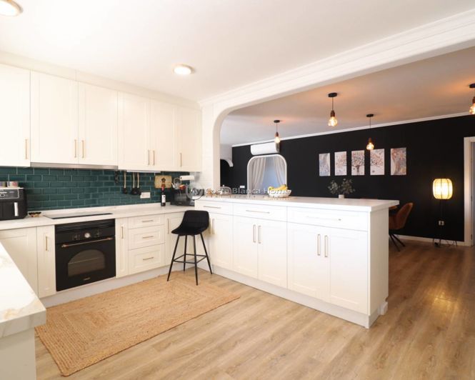 Image No.9-3 Bed Country House for sale