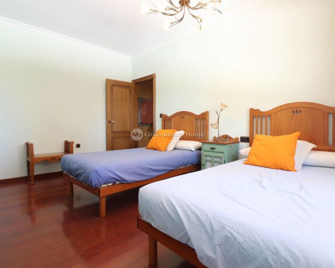 Image No.19-6 Bed Country House for sale