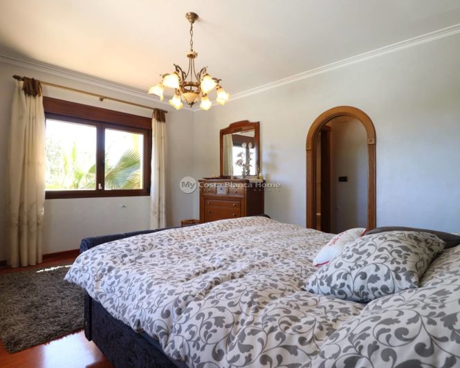 Image No.22-6 Bed Country House for sale