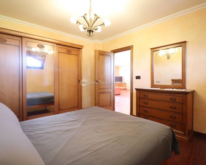 Image No.33-6 Bed Country House for sale