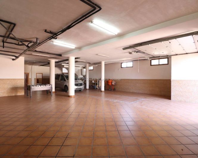 Image No.40-6 Bed Country House for sale