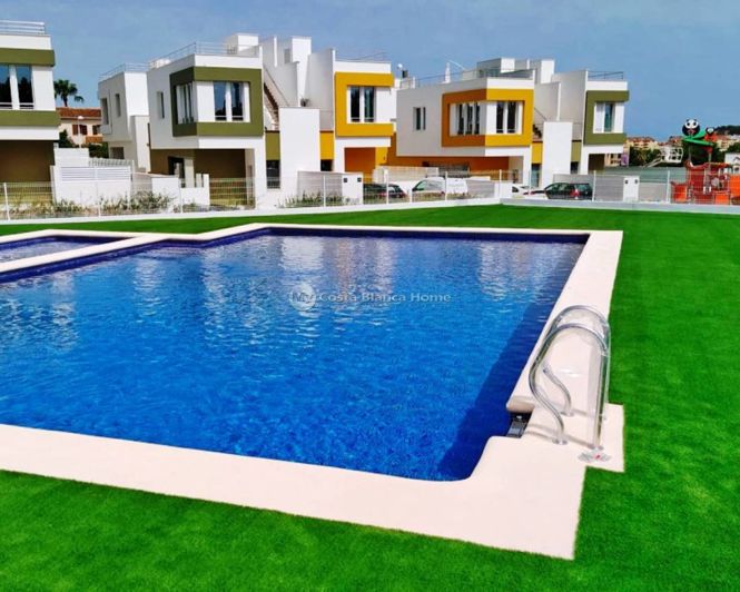 Image No.3-3 Bed Property for sale