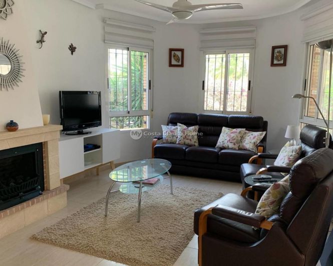 Image No.10-3 Bed Property for sale