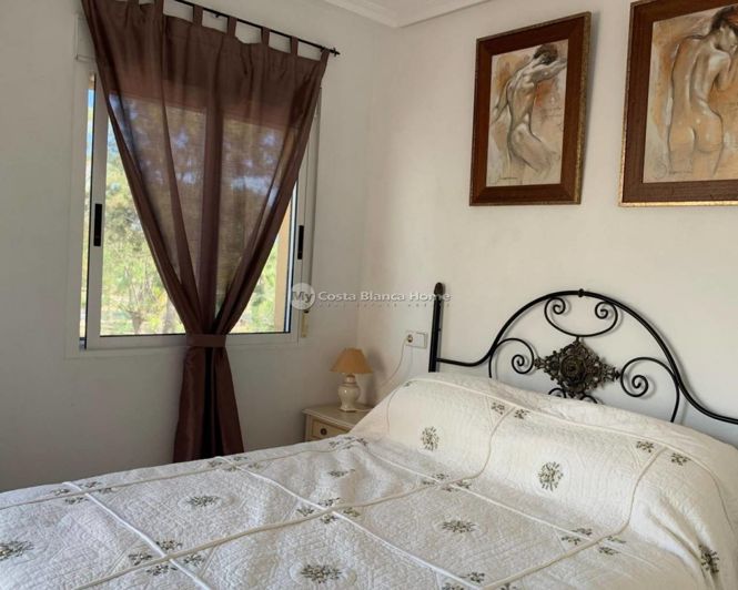 Image No.17-3 Bed Property for sale