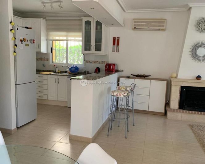 Image No.4-3 Bed Property for sale