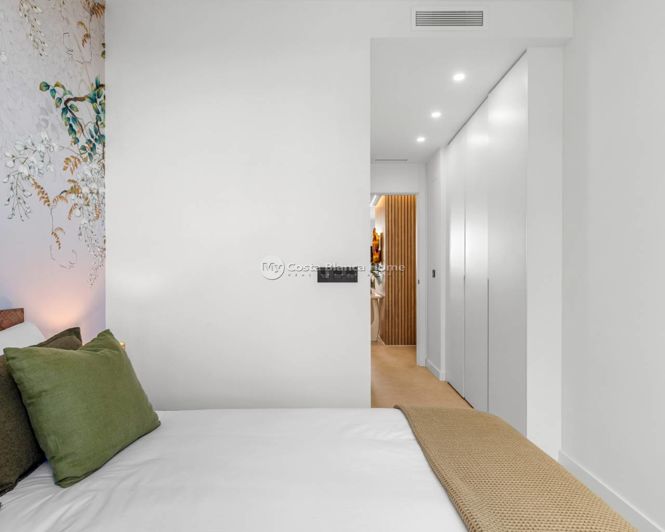 Image No.14-3 Bed Apartment for sale