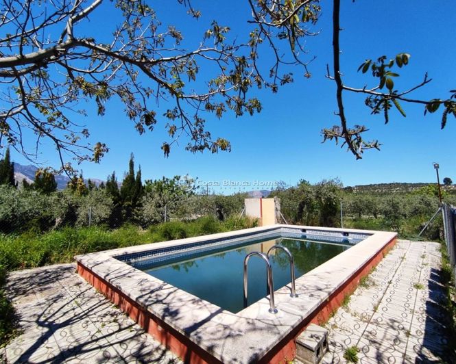 Image No.1-4 Bed Country House for sale