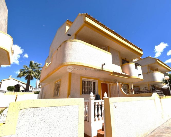 Image No.1-3 Bed Townhouse for sale
