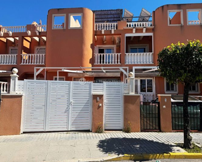 Image No.1-3 Bed Townhouse for sale