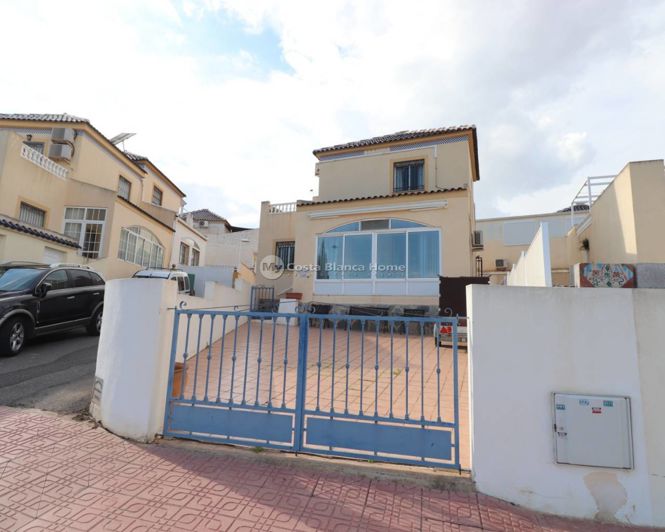 Image No.1-Villa de 3 chambres à vendre à Orihuela Costa