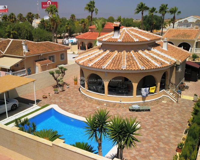 Image No.1-3 Bed Villa for sale