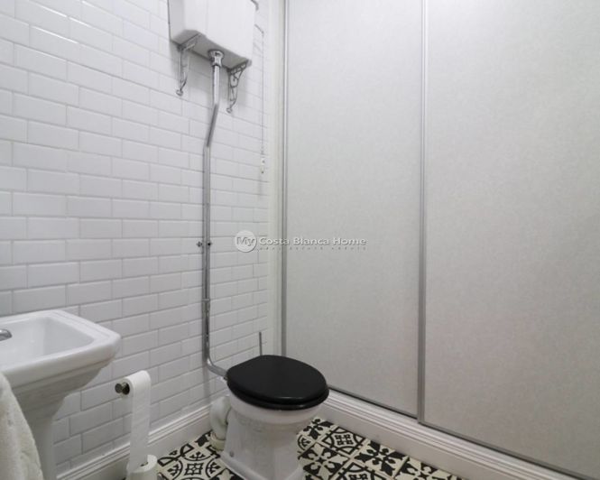 Image No.18-6 Bed Villa for sale