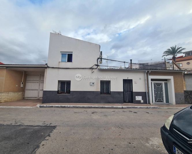 Image No.1-3 Bed Townhouse for sale