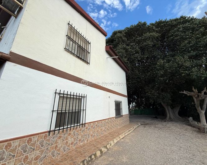 Image No.2-5 Bed Country House for sale