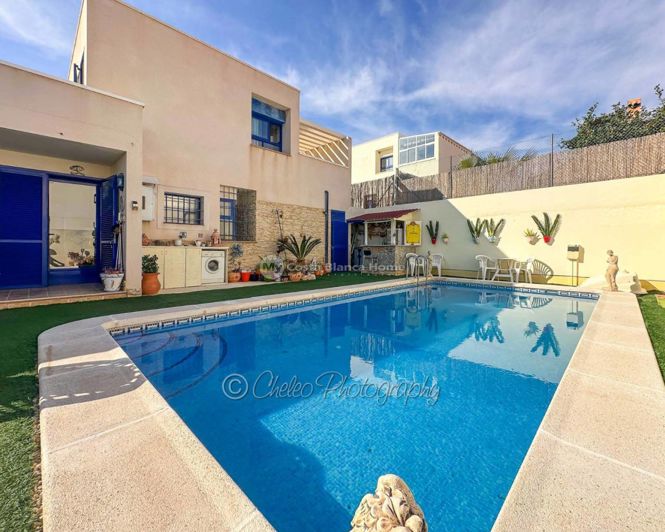 Image No.2-3 Bed Villa for sale