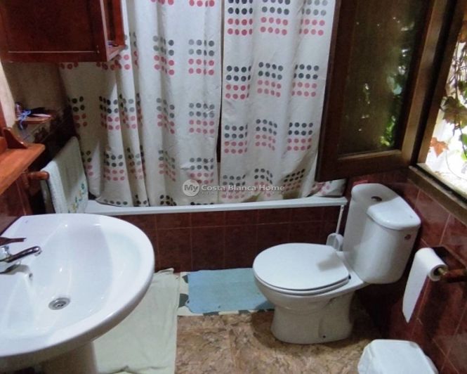 Image No.12-5 Bed Country House for sale