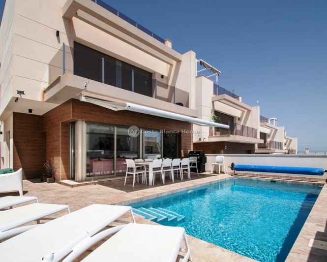 Image No.1-5 Bed Villa for sale