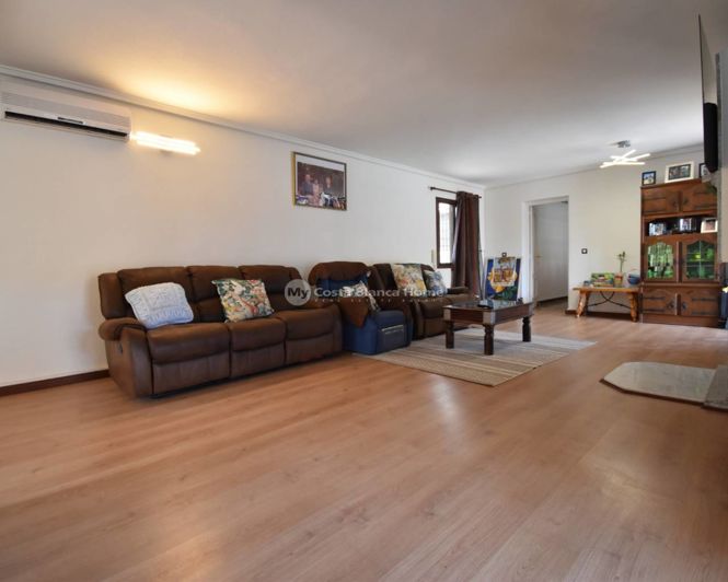 Image No.4-Villa de 4 chambres à vendre à Orihuela Costa