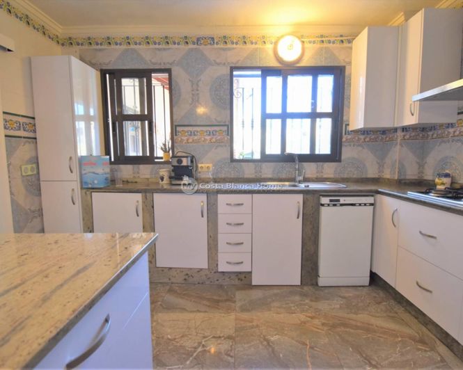 Image No.7-Villa de 4 chambres à vendre à Orihuela Costa