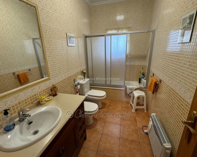 Image No.10-3 Bed Country House for sale