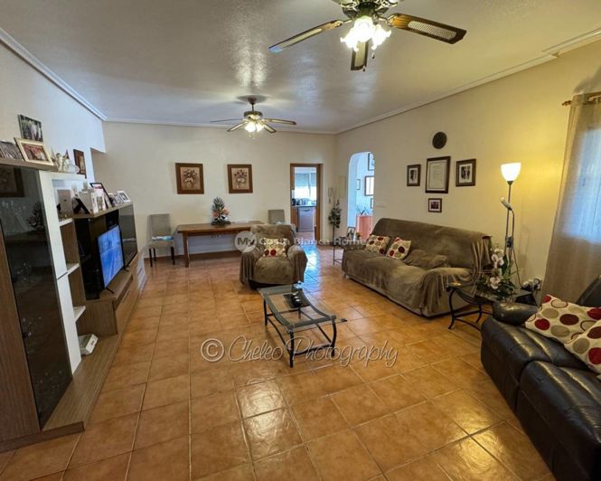 Image No.12-3 Bed Country House for sale