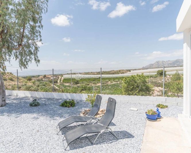 Image No.24-3 Bed Country House for sale