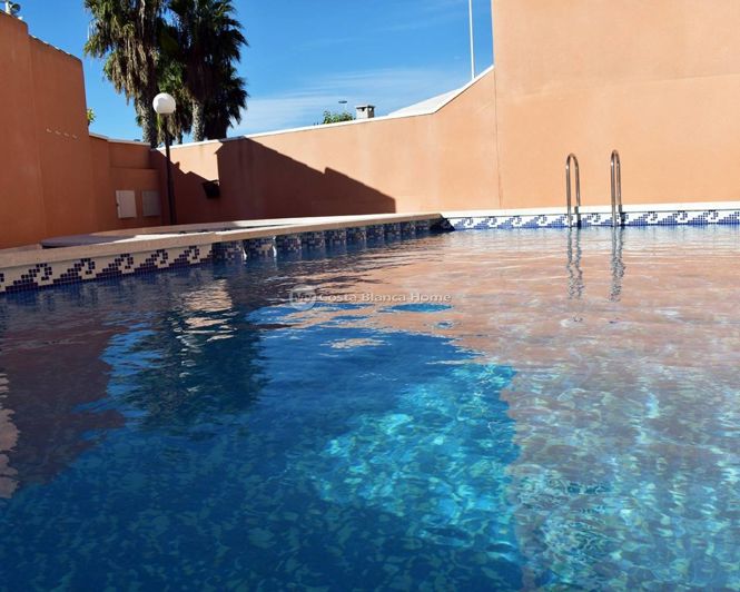 Image No.2-Maison de ville de 3 chambres à vendre à Torrevieja