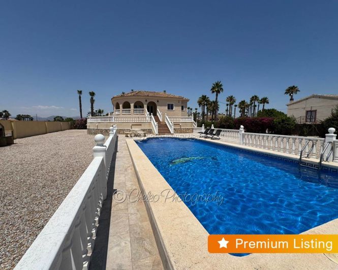 Image No.1-4 Bed Villa for sale