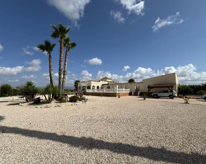 Image No.2-5 Bed Villa for sale