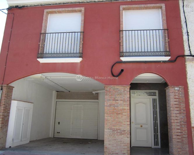 Image No.1-3 Bed Townhouse for sale