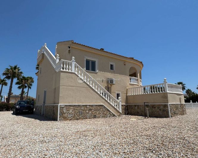 Image No.30-4 Bed Country House for sale