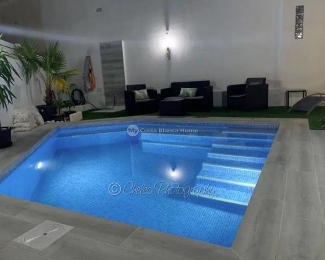 Image No.1-Villa de 2 chambres à vendre à Torrevieja