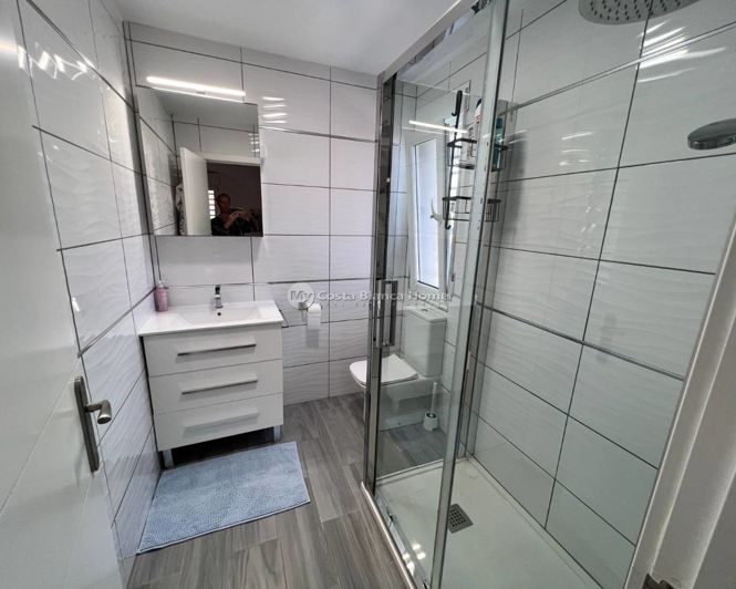 Image No.20-3 Bed Country House for sale