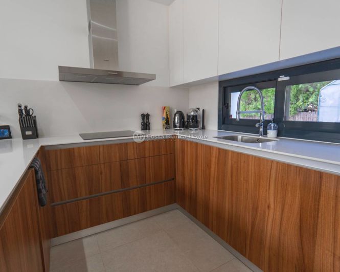 Image No.10-4 Bed Villa for sale