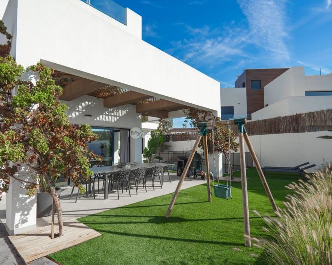 Image No.32-4 Bed Villa for sale