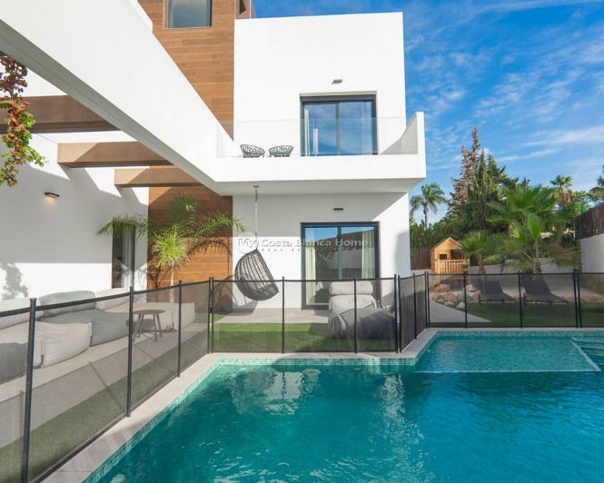 Image No.37-4 Bed Villa for sale